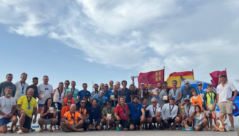 El viento de levante protagoniza la II Vuelta al Mar Menor – Clase Windsurfer