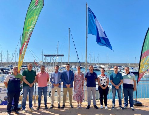 Izadas las banderas azules en el puerto deportivo Juan Montiel y en el Club Náutico de Águilas