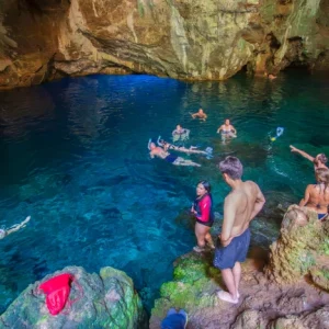 Ruta Guiada en Kayak a la Cueva de Neptuno con Baño en el lago interior