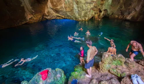 Ruta Guiada en Kayak a la Cueva de Neptuno con Baño en el lago interior
