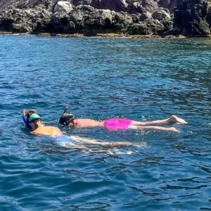 Excursión de snorkel a la Isla del Fraile en lancha rápida