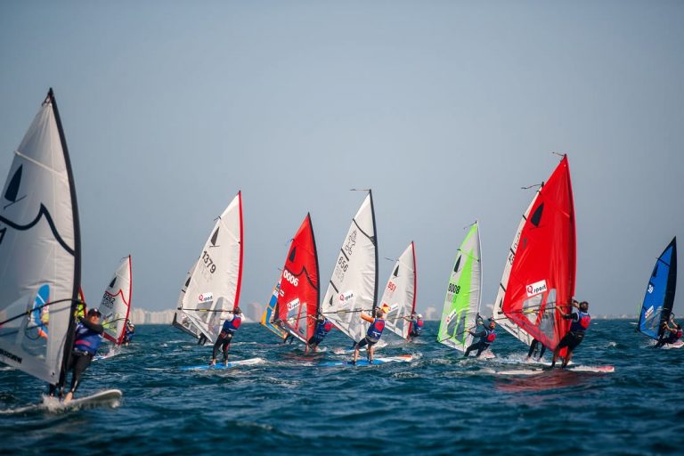El Mar Menor reunió a olímpicos y campeones del mundo en el Campeonato de España de Windsurfer